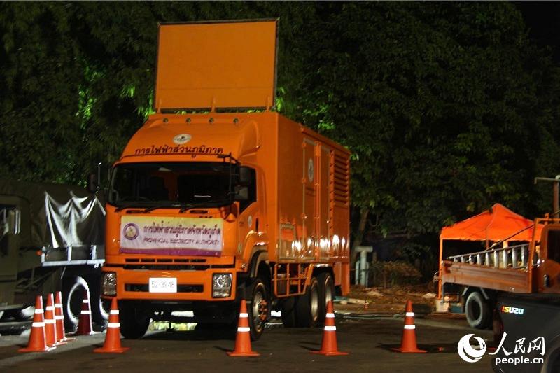 プーケット島の遊覧船転覆事故 16人死亡、33人行方不明