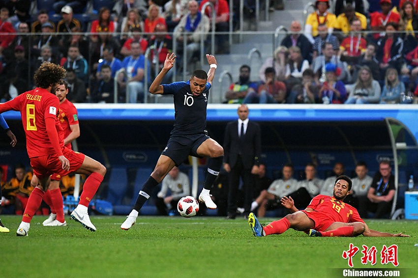 ユムティティ選手のヘディングシュートでフランス決勝進(jìn)出決める