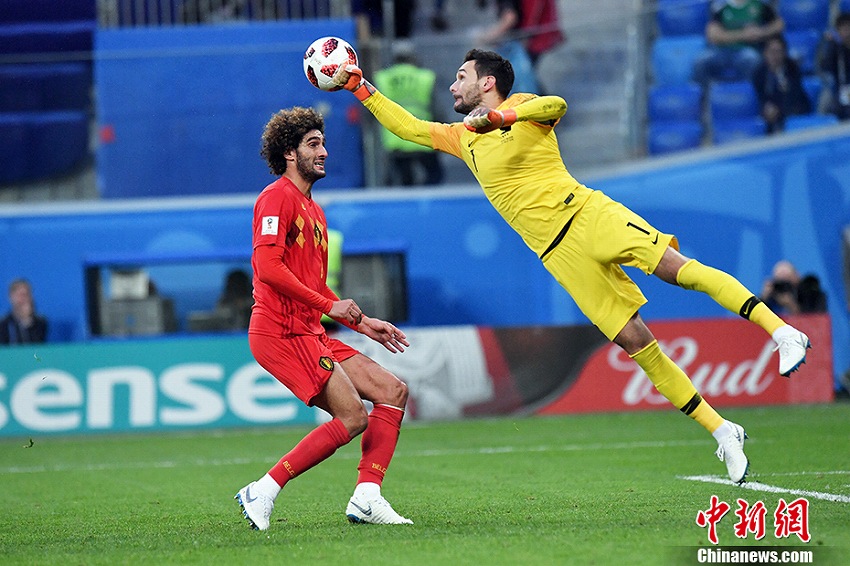 ユムティティ選手のヘディングシュートでフランス決勝進出決める