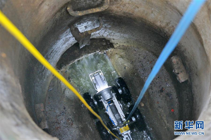 パイプ検査ロボットが増水期の內水をチェック