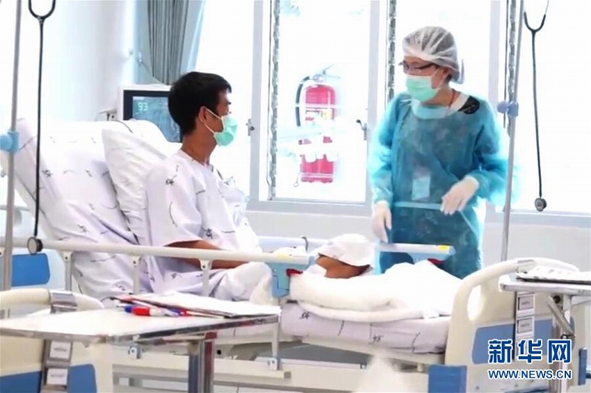 タイ洞窟から救出された少年ら、健康狀態(tài)は良好