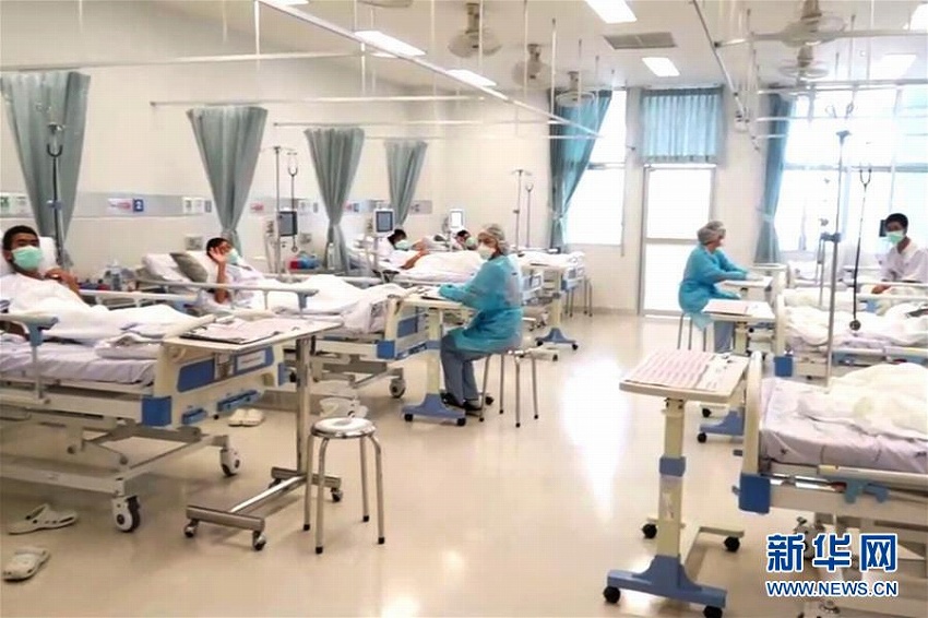 タイ洞窟から救出された少年ら、健康狀態(tài)は良好