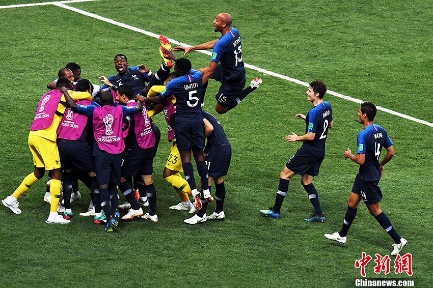 W杯決勝、フランスがクロアチアを4対2で破り20年ぶりの優(yōu)勝