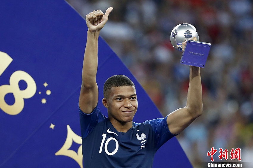 W杯決勝、フランスがクロアチアを4対2で破り20年ぶりの優(yōu)勝