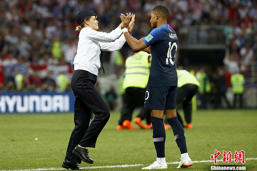 W杯決勝、フランスがクロアチアを4対2で破り20年ぶりの優(yōu)勝