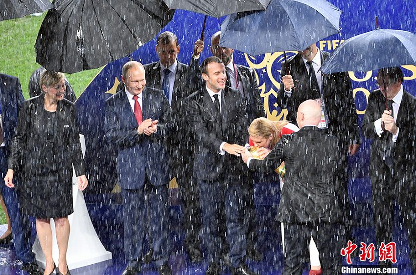 W杯決勝、フランスがクロアチアを4対2で破り20年ぶりの優(yōu)勝