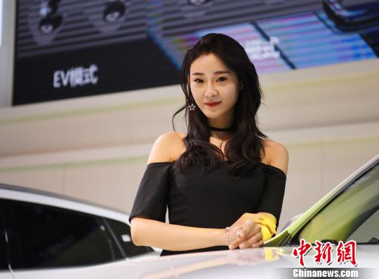 長春國際モーターショー開催　新型車や美人コンパニオンたちが會場に集結(jié)