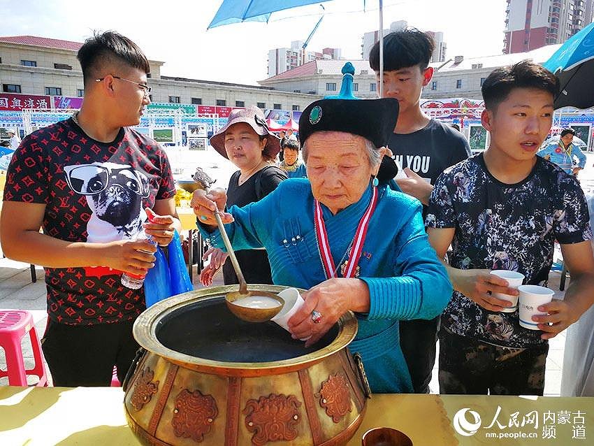 第7回中露蒙グルメ文化フェスティバルがウランチャブ市で開(kāi)催