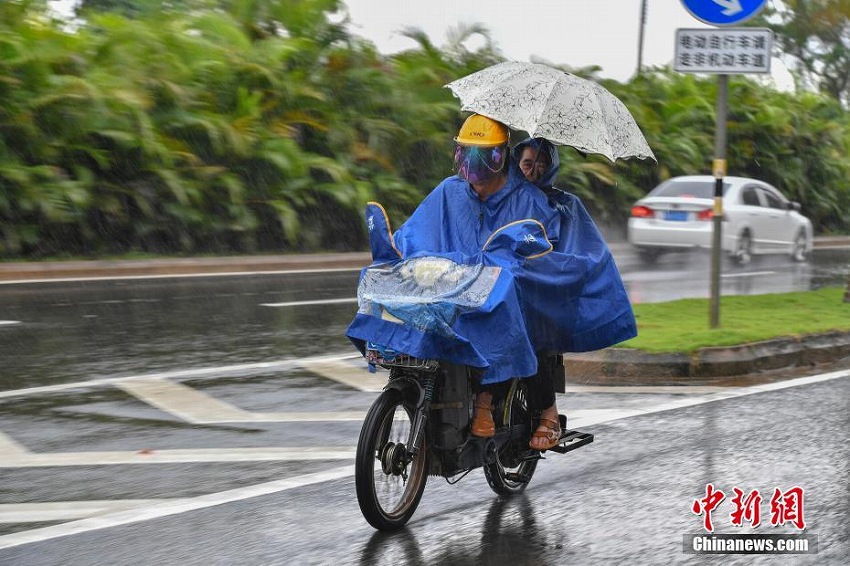 臺(tái)風(fēng)9號(hào)「ソンティン」が海南省に上陸　海南島広域で大雨に見舞われる