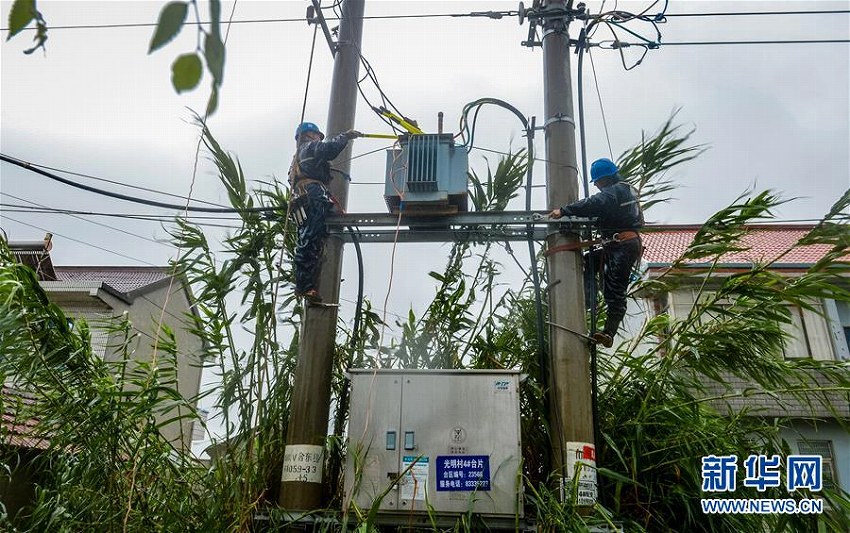 臺風10號「アンピル」が江蘇省啓東市を通過