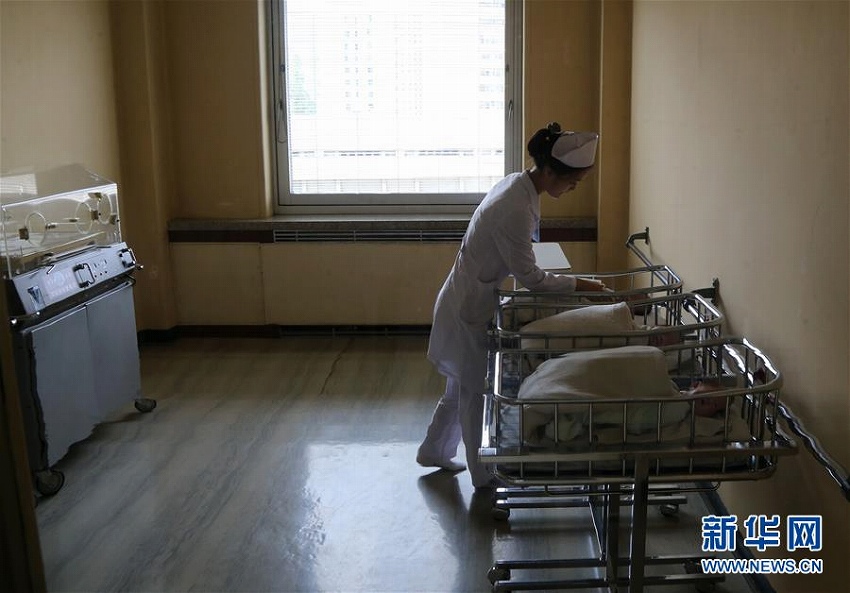 平壌婦産醫(yī)院と玉流児童醫(yī)院を訪問