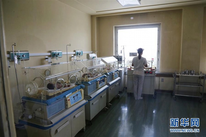 平壌婦産醫(yī)院と玉流児童醫(yī)院を訪問