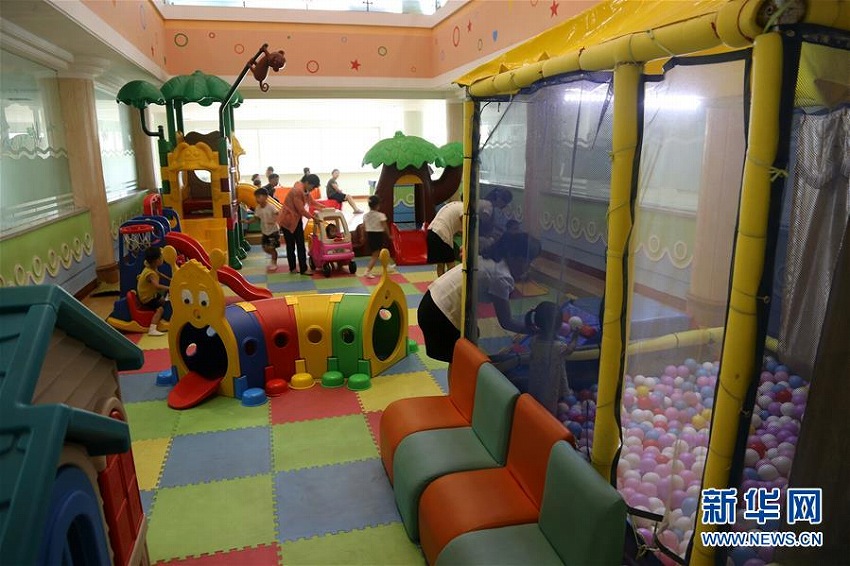 平壌婦産醫(yī)院と玉流児童醫(yī)院を訪問