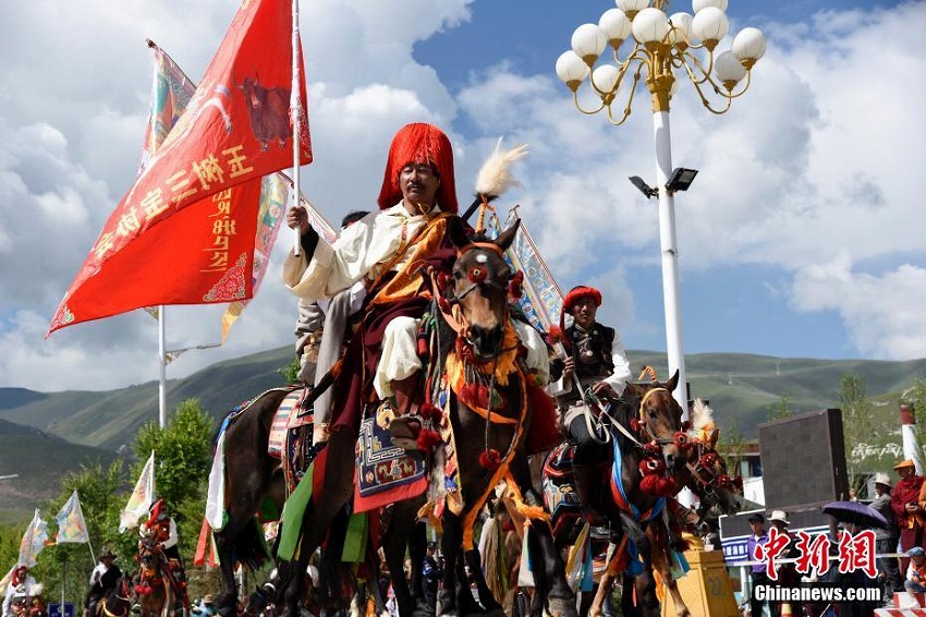 青海省玉樹チベット族自治州で少數(shù)民族文化のPRイベント開催