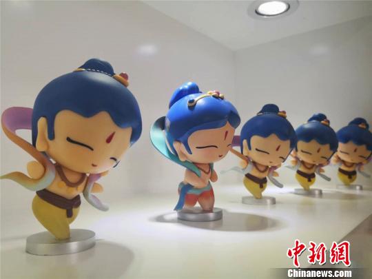 「敦煌要素」オリジナル商品の日焼け防止グッズが大人気に