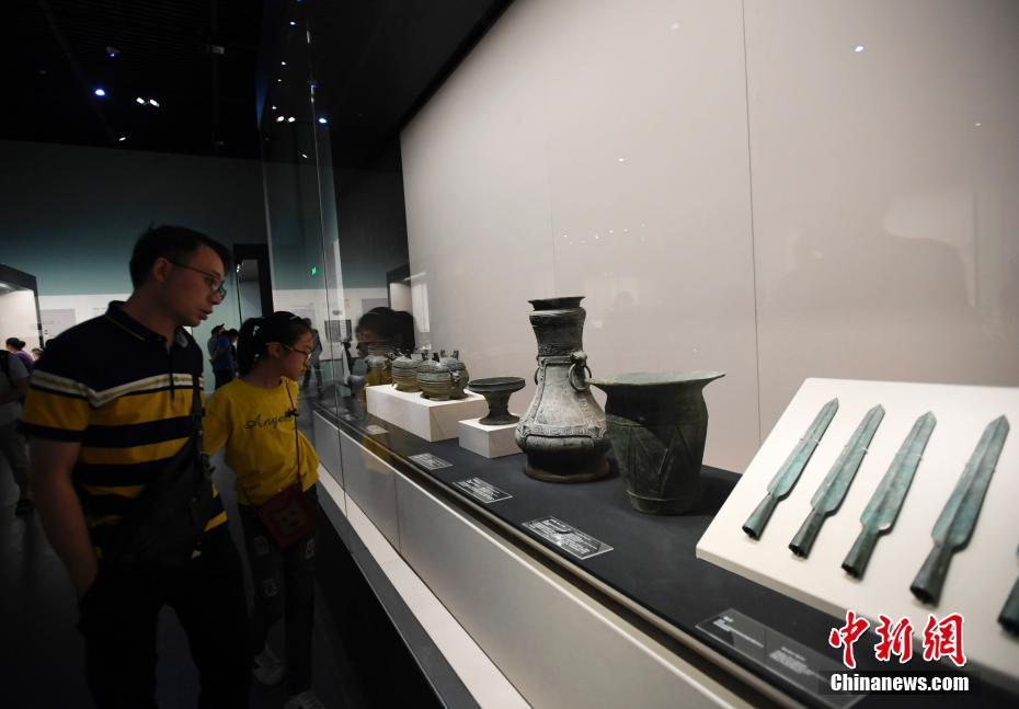 國(guó)の一級(jí)文化財(cái)「何尊」が公開(kāi)　秦蜀の道青銅文明展