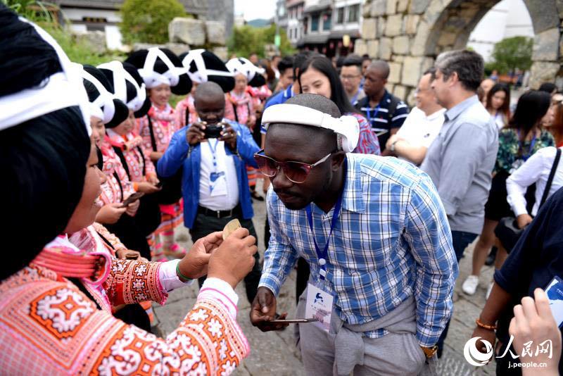 外國人記者の貴州六盤水旅行記　地元の民俗文化や伝統(tǒng)習(xí)慣を體験