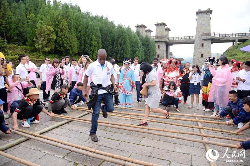 外國人記者の貴州六盤水旅行記　地元の民俗文化や伝統習慣を體験