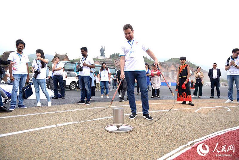 外國人記者の貴州六盤水旅行記　地元の民俗文化や伝統(tǒng)習(xí)慣を體験