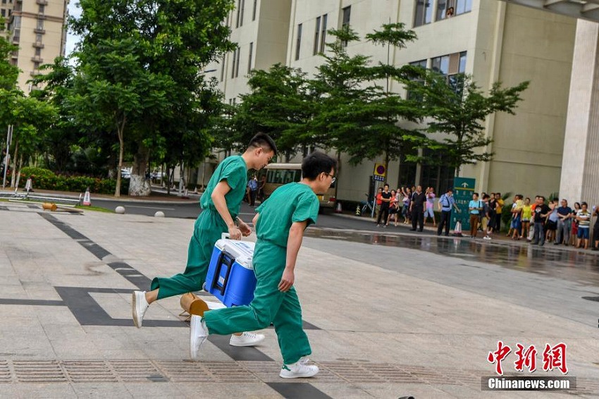 海南省で初のヘリコプターによる移植用臓器搬送