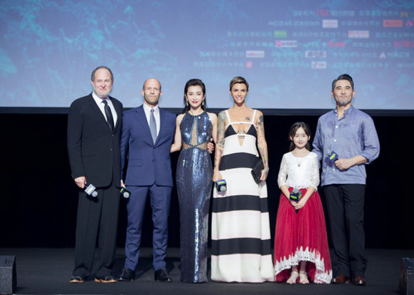 中米合作映畫(huà)「MEGザ?モンスター」が今月10日に同時(shí)公開(kāi)