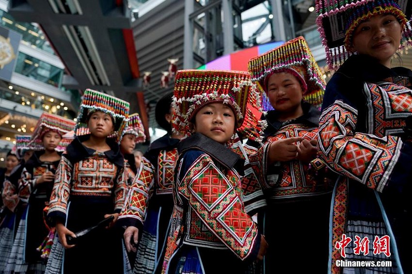 山奧のお針子、北京で市を開く
