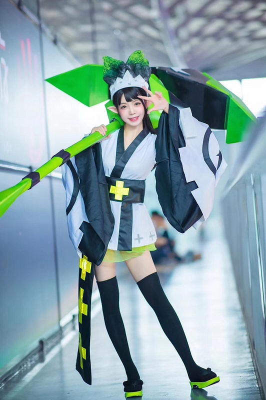 賑わう人ごみの中で輝き放つチャイナ?ジョイ2018の美人コスプレイヤーたち