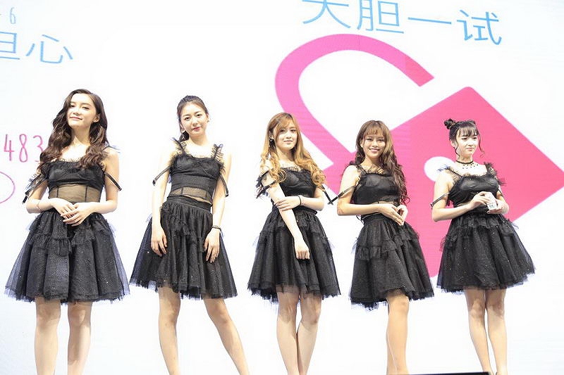 賑わう人ごみの中で輝き放つチャイナ?ジョイ2018の美人コスプレイヤーたち