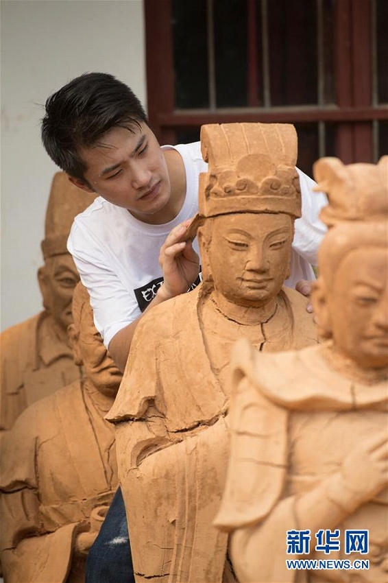 故郷でUターン起業(yè)、泥塑工蕓を継承する「90後」夫婦　浙江省