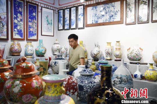 20ヶ國(guó)以上の民間アート作品が集結(jié)　長(zhǎng)春國(guó)際民間アート博覧會(huì)