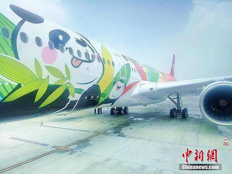 パンダ好きにはたまらない？四川航空にパンダ描いたエアバスA350初登場(chǎng)