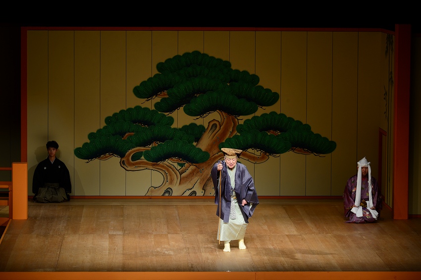 古くて新しい狂言、時(shí)代と國境をも超えた笑い　野村萬作?萬斎北京公演