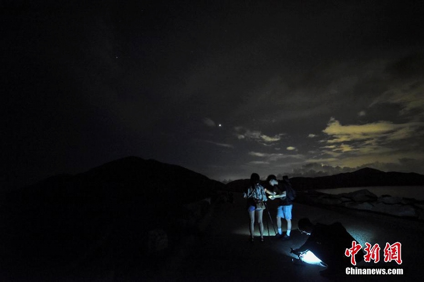  香港地區(qū)の夜空を彩るペルセウス座流星群