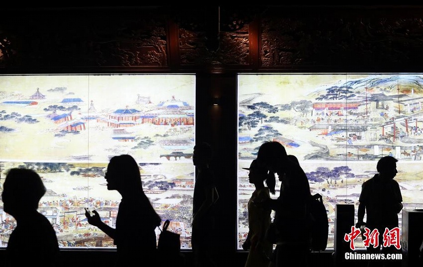 そよ風(fēng)吹く宵闇に夫子廟景勝地のそぞろ歩きが大人気　江蘇省南京市