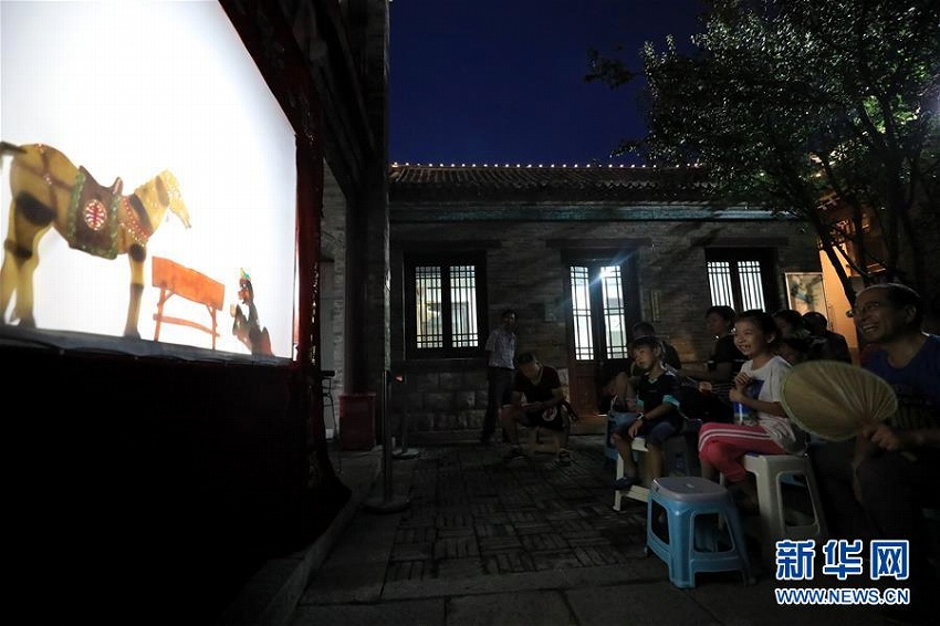 影絵職人と影絵の物語(yǔ)