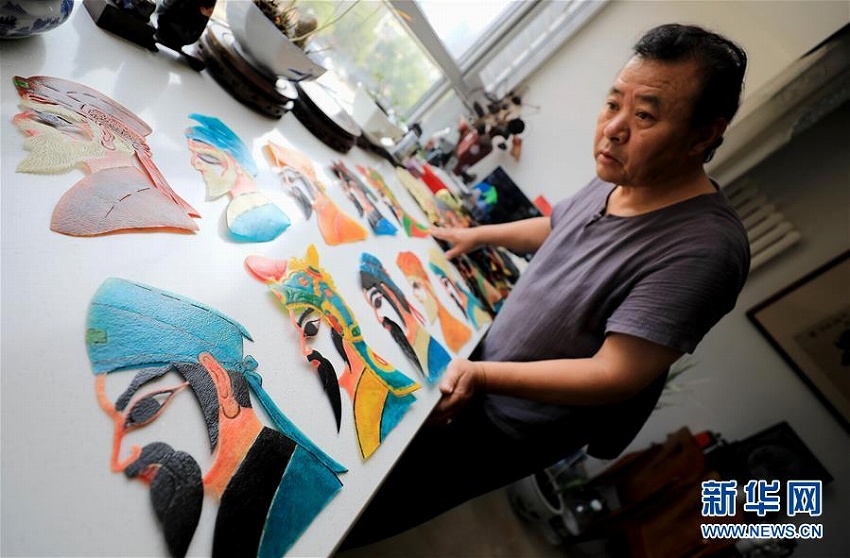 影絵職人と影絵の物語