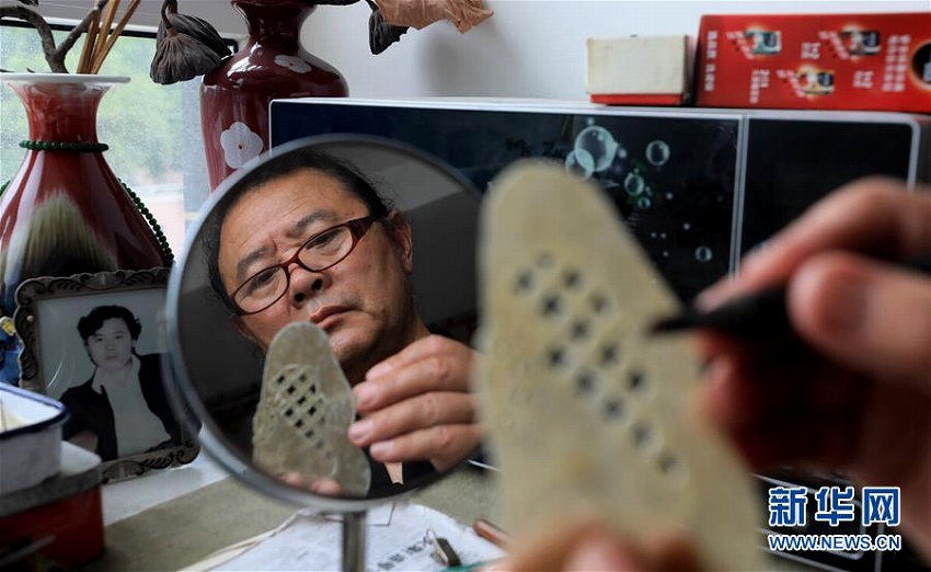 影絵職人と影絵の物語(yǔ)