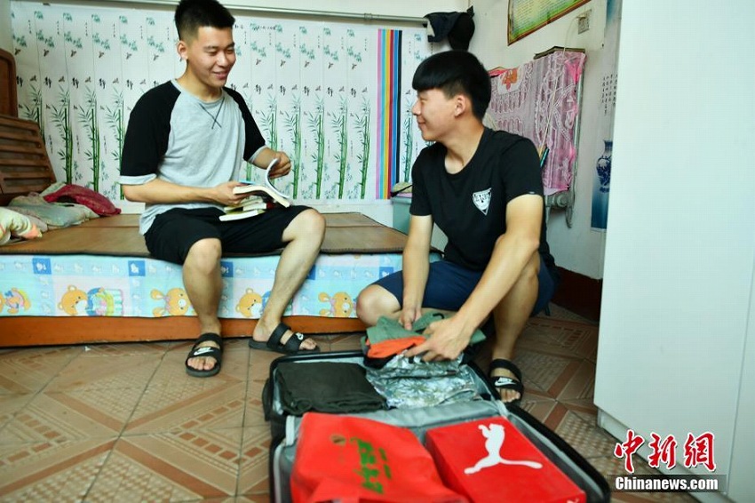 全部同じ？同じ點數(shù)で同じ大學(xué)に合格した河北省の雙子の兄弟