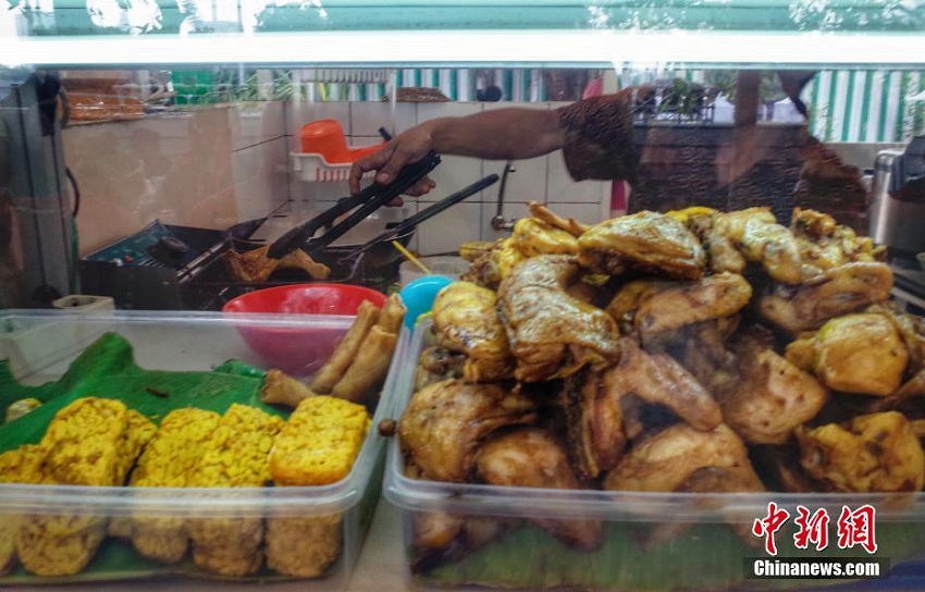 300円でお腹いっぱいに　アジア競技大會ジャカルタ會場のグルメ街