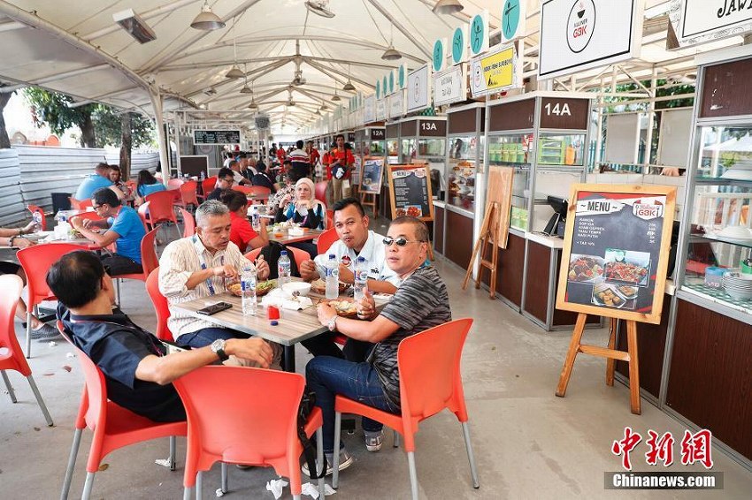 300円でお腹いっぱいに　アジア競技大會(huì)ジャカルタ會(huì)場のグルメ街