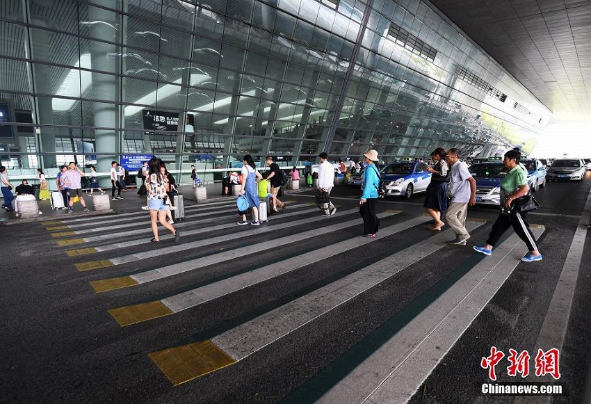 高速鉄道の杭州東駅に「3D橫斷歩道」登場(chǎng)