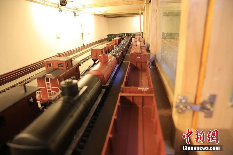 約1600萬円かけて自宅の庭を「列車王國」に　63歳男性が長年の夢葉える