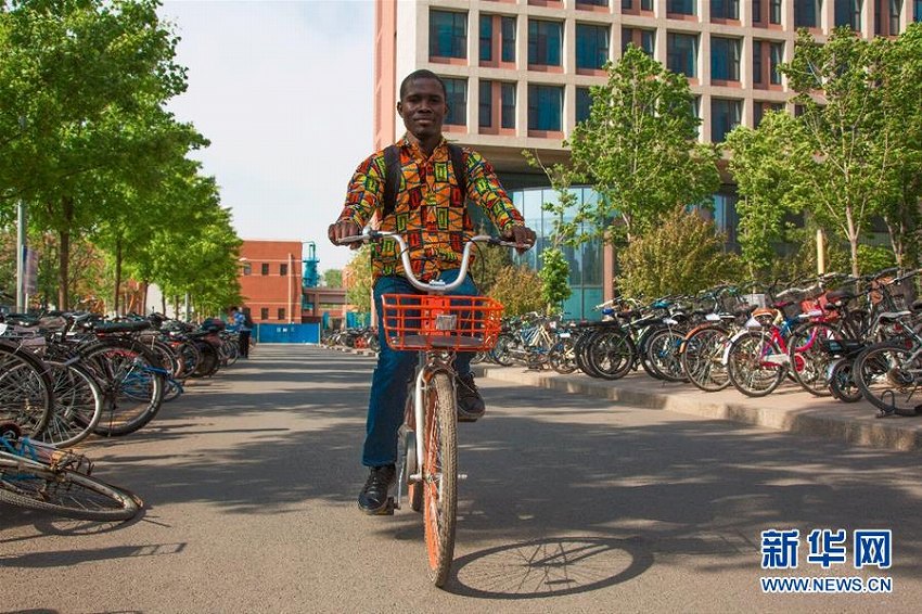 中國(guó)で學(xué)んだ知識(shí)を自國(guó)の建設(shè)に　清華大學(xué)初のガーナ人博士課程卒業(yè)生