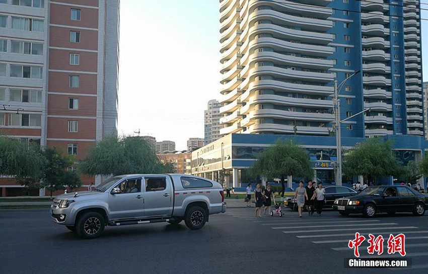 カメラがとらえた夏の朝鮮平壌市