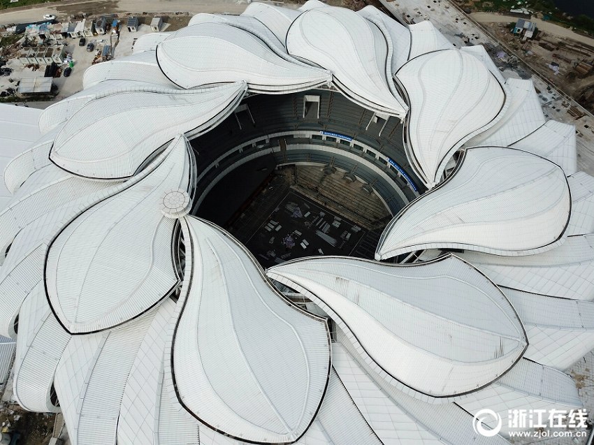 杭州世界短水路選手権メイン會場「ミニロータス」が間もなく完成