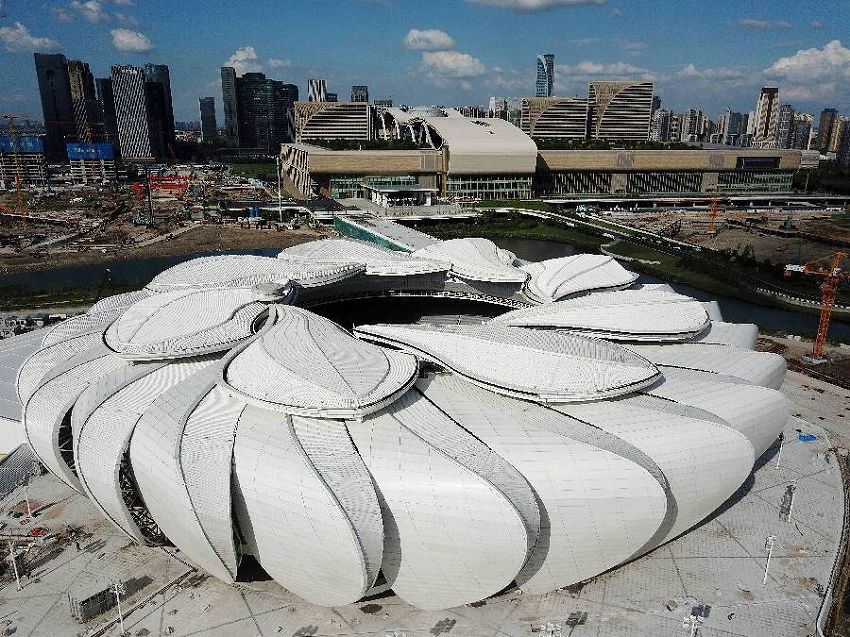 杭州世界短水路選手権メイン會場「ミニロータス」が間もなく完成