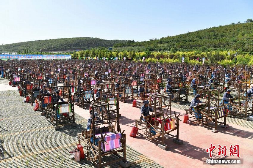 河北省太行山脈に「織姫」千人が集結(jié)し、機織りイベント