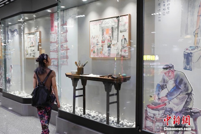 地下鉄駅構內に上海下町の集合住宅風景を再現