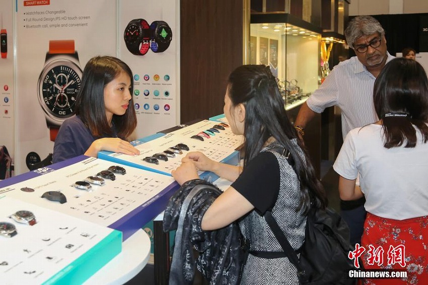 世界最大級の時計専門の展示見本市が香港で開幕