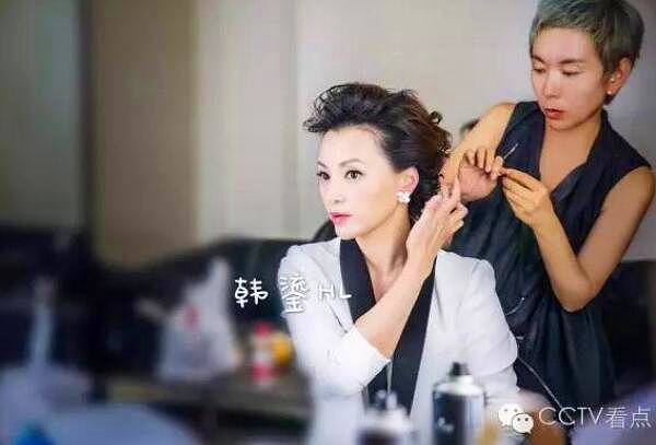 メイクアップ中のCCTV女性司會者の畫像が公開